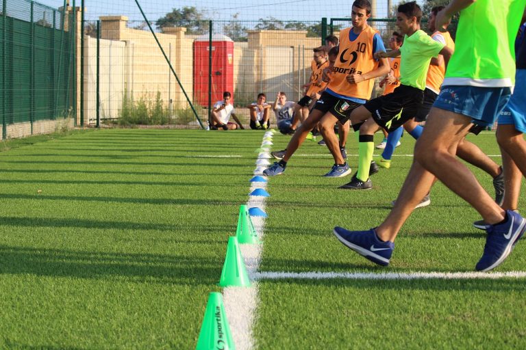 ¿Cómo realizar el calentamiento antes de un entrenamiento de fútbol
